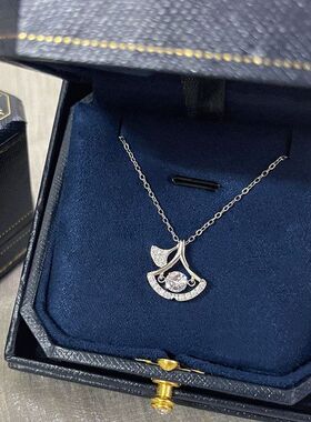 简约三生有幸送女友银杏叶项链