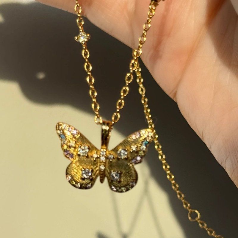 项链配饰拉丝法式百搭蝴蝶梦幻彩