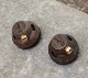 Пара коричневых заглушек