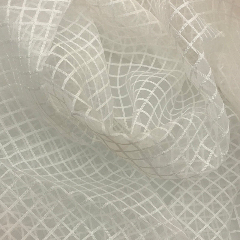 三条小方格 透视网纱 数码印花 布料 蓬蓬 纱裙婚纱时装 设计面料属于什么档次？