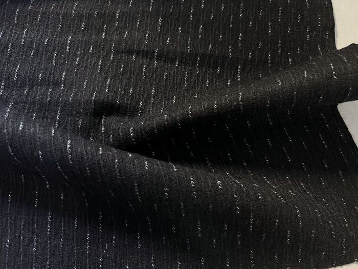 羊毛涤纶面料 秋冬大衣小香风 黑色底白色虚线条肌理提花毛料布料