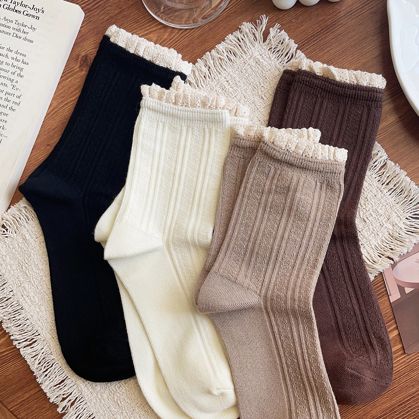 竹纤维蕾丝花边女士中筒袜透气