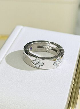 四精致钻幸运戒指钻 高碳纯银S925四叶草女人味十字花光面