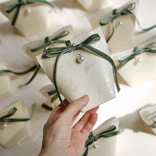 Маленькая зеленая белая красная коробка, французский стиль