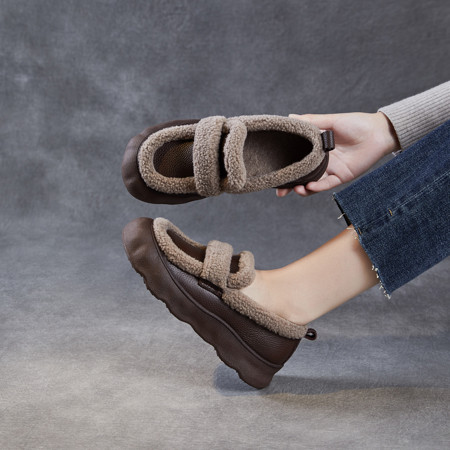 头层牛皮平底乐福鞋女一脚蹬懒人鞋秋冬真皮复古软底休闲加绒棉鞋