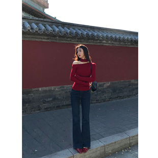 MULVAN 扣动心扉 设计感斜肩针织衫女毛衣修身露肩内搭上衣+围脖