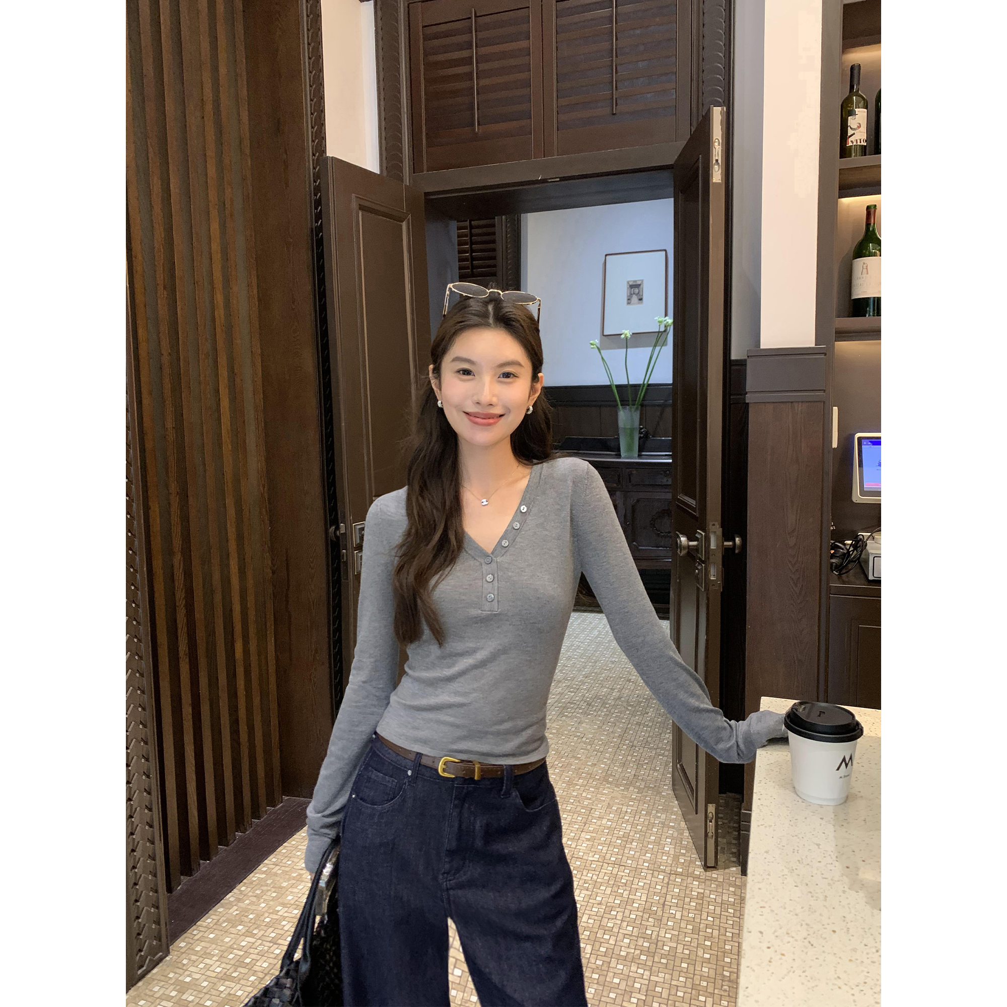 MULVAN 灰色v领针织衫女设计感修身显瘦套头长袖打底衫内搭上衣
