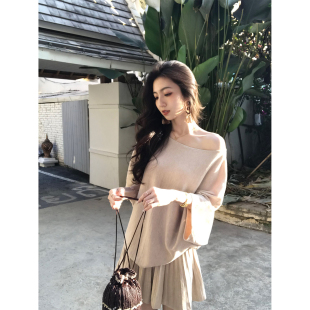 针织上衣女百褶a字半身短裙套装 斜领露肩蝙蝠袖 塞特艺术 MULVAN
