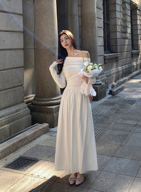 MULVAN 法式白色一字肩针织连衣裙女高级气质长袖露肩收腰a字长裙