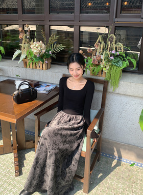 MULVAN【现货6.5折】黑色长袖针织连衣裙女高级感修身气质丝绒裙