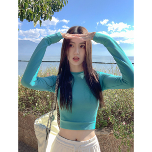 短款 白色半高领打底T恤女设计感修身 针织上衣 现货5折 MULVAN