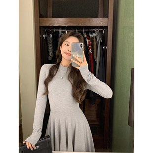 长袖 灰色半高领针织连衣裙女气质修身 a字打底裙 极简美学 MULVAN