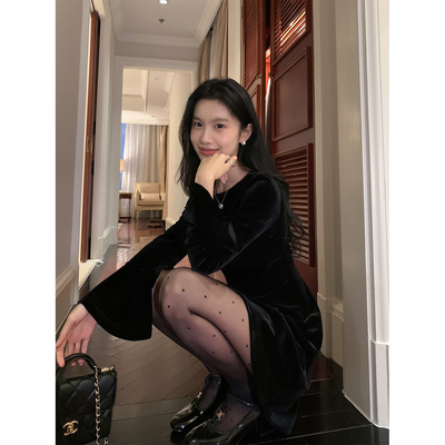 黑色丝绒连衣裙女秋冬气质小黑裙