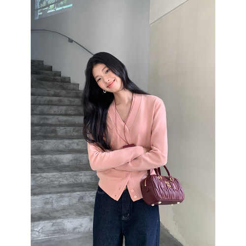 MULVAN【现货7折】V领针织开衫毛衣外套女设计感宽松气质短款上衣