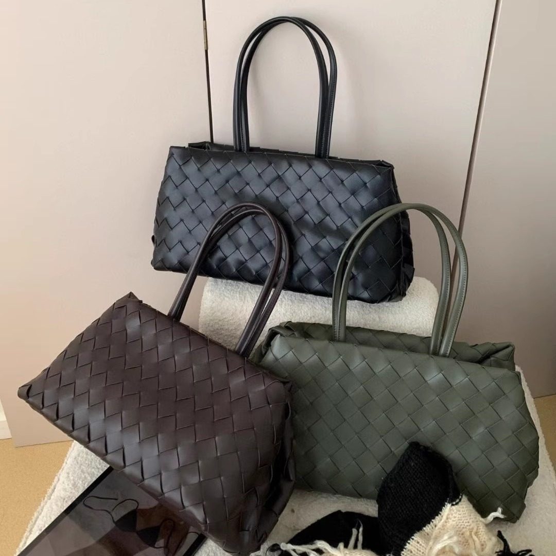 高级感软皮手工编织包包女大容量通勤托特包百搭手提单肩腋下大包
