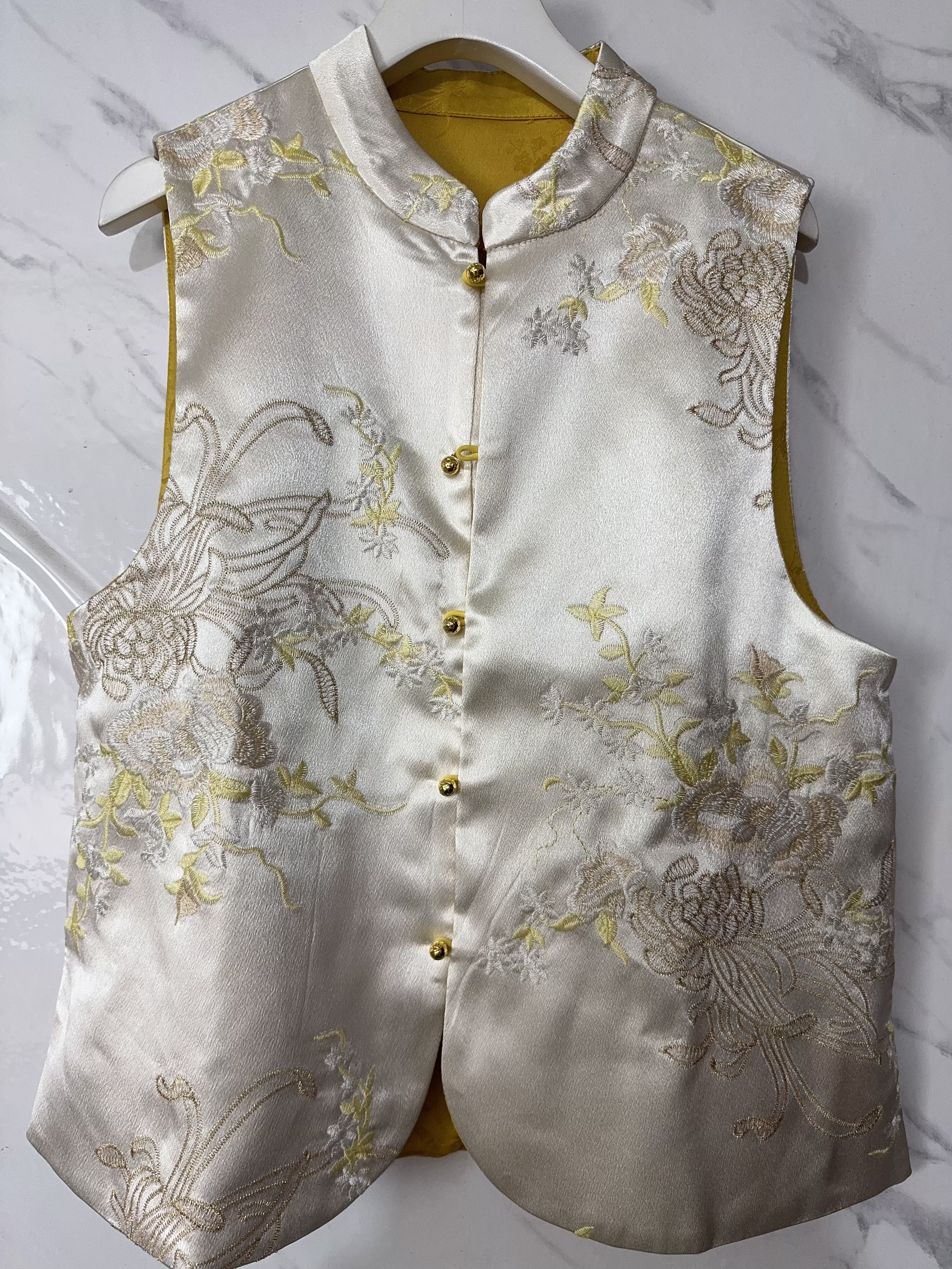 新中式国风复古刺绣马甲背心新款时尚漂亮高级感唐装