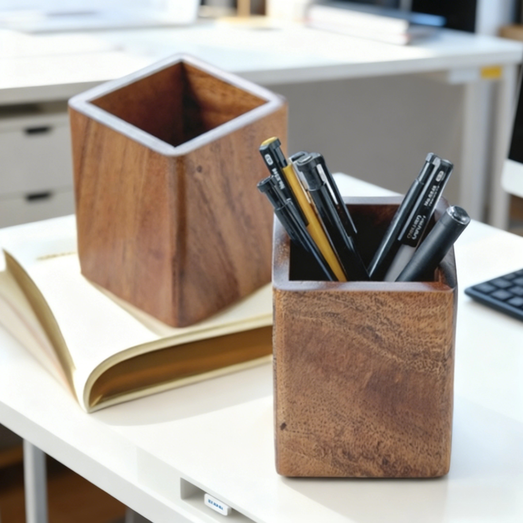 胡桃木实木笔筒学生桌办公室