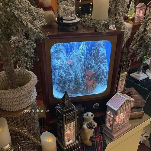 圣诞音乐大型电视机雪山滑雪摆件