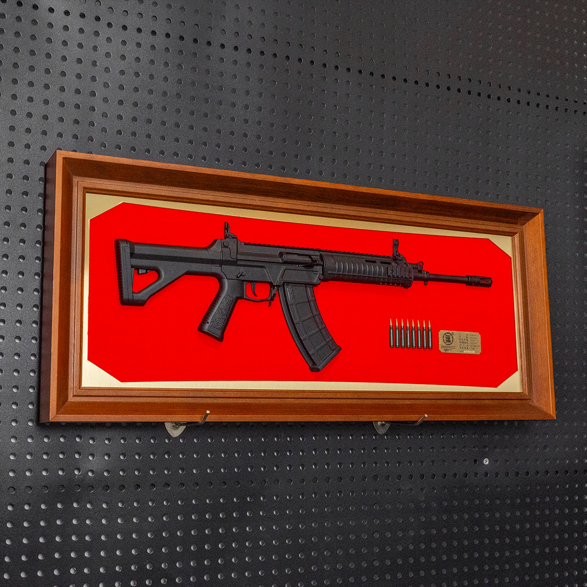 建设工业珠海航展QBZ191纪念日PRO半剖步枪模型浮雕文创摆件图片