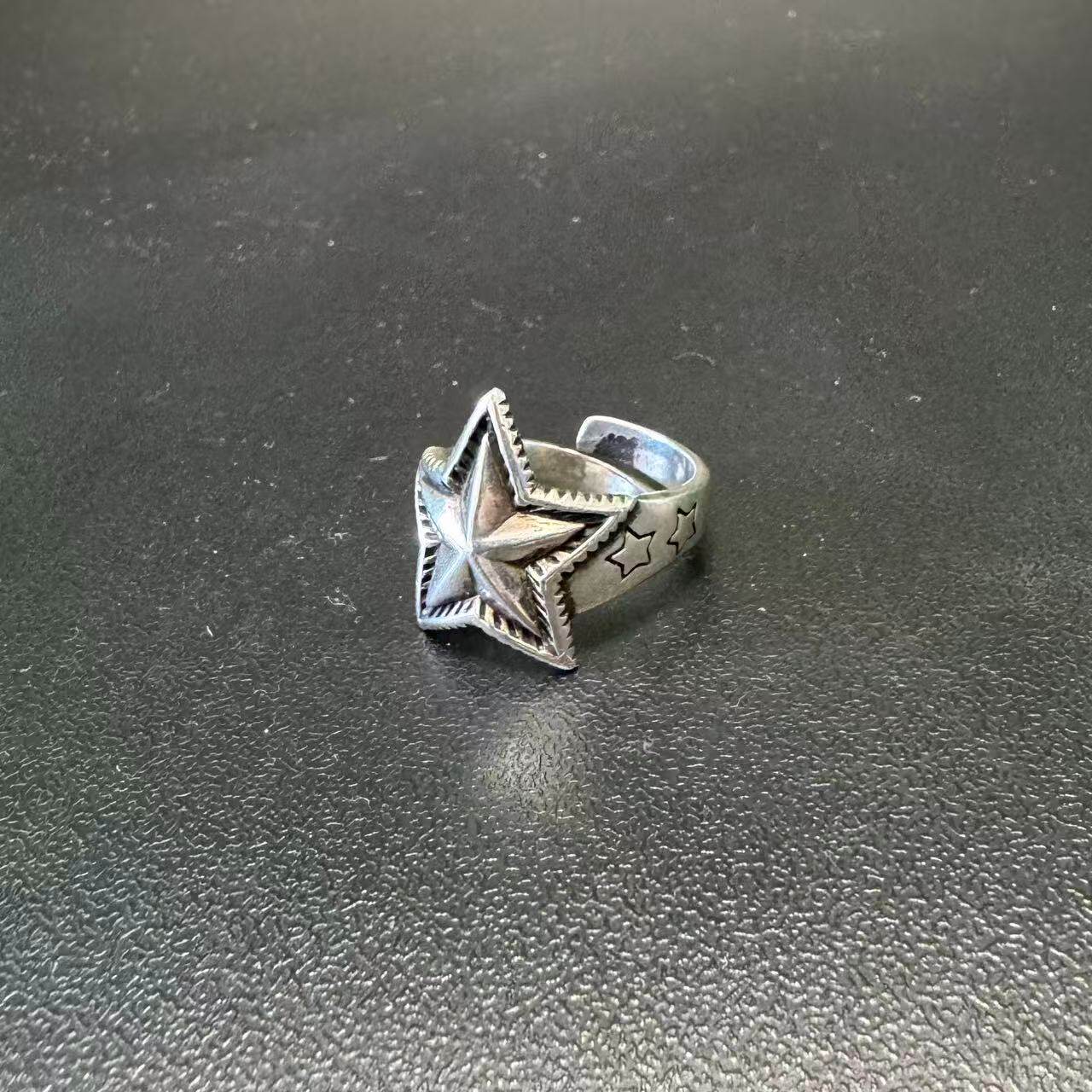 非 CODY SANDERSON 925银 五角星 戒指 成色状态很好  可调节
