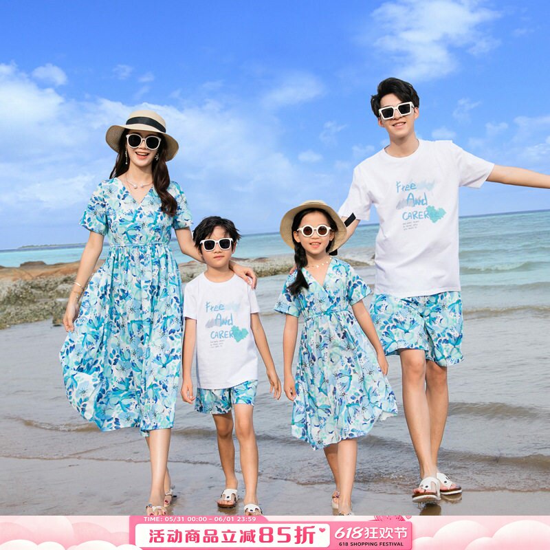 高端新款亲子装夏装一家三口母女连衣裙三亚海边旅游沙滩度假套装图片