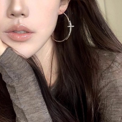 夸张闪钻十字架素圈大圆环耳环小众设计高级感耳钉y2k甜酷辣妹