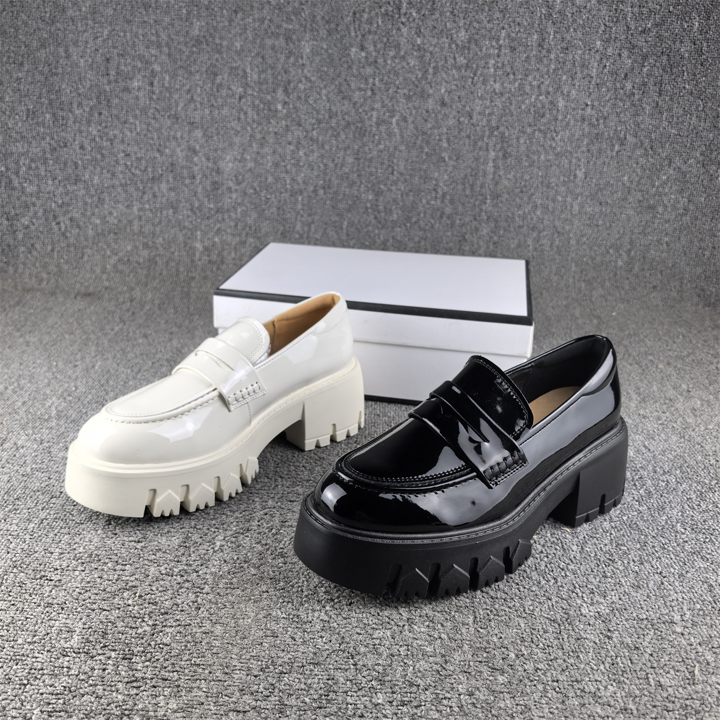 断码处理小个子真皮手工女鞋春秋新款松糕厚底套脚牛漆皮乐福鞋女