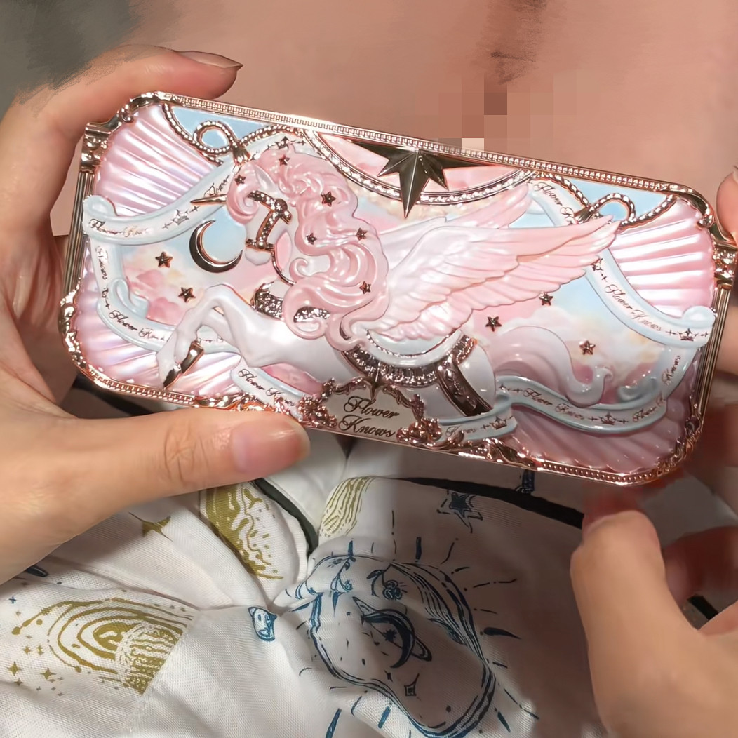 花知晓新品骑士独角兽眼影