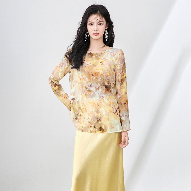 深圳南油高端女装连衣裙轻奢高级感超火绝美独特精致女装