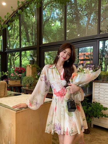 Baby61V领印花法式收腰连衣裙