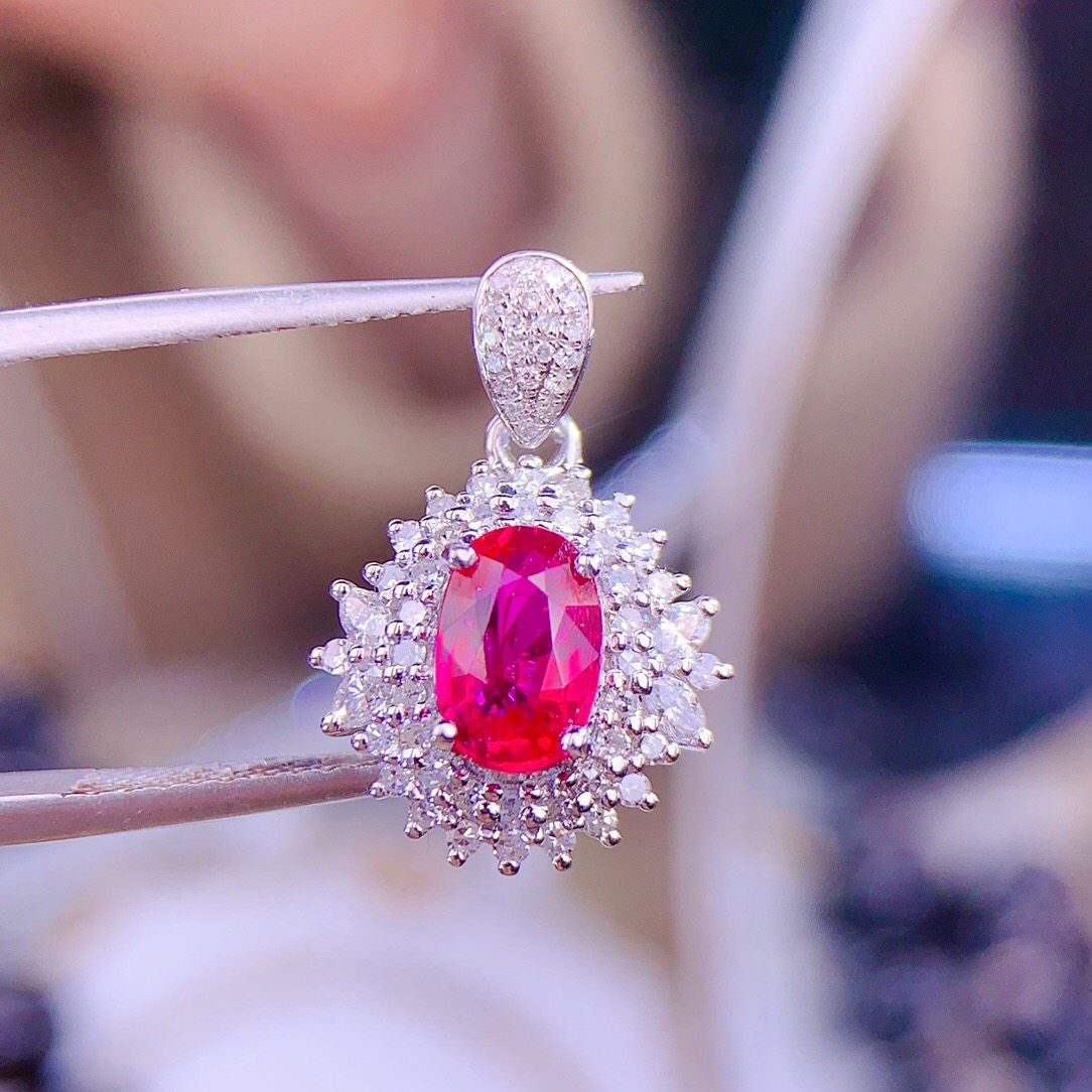 18k金镶嵌天然无烧红宝石吊坠女款情人节生日礼物项链1.06克拉