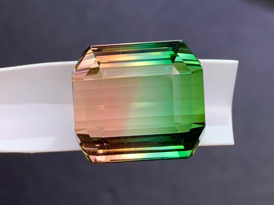 28.22克拉天然全净红绿双色西瓜碧玺裸石15.5*14*11.5可可代镶嵌