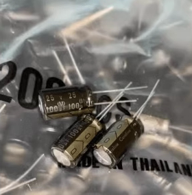 100个=200元 25V100UF 100UF25V铜脚音频电解电容器ROA-CERAFINE