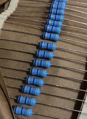 100个=45元 470K/HVR37 VISHAY铜脚高压电阻器 0.5W 1%，1/2