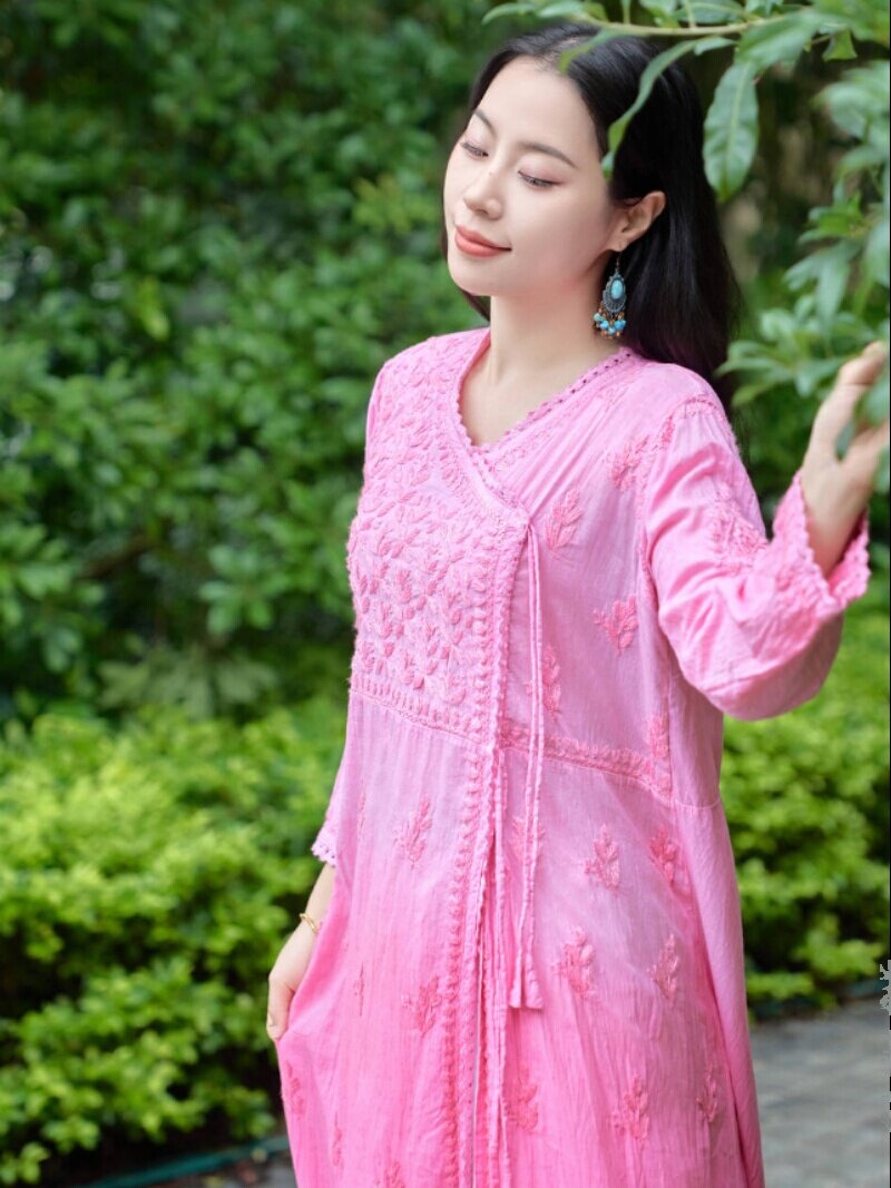 B1-1-2 INDIAN WOMENS IMPORTED ETHNIC STYLE MEDIUM LENGTH COTTON GRADIENT PINK HAND-EMBROIDERED THIN ROBE IS BREATHABLE