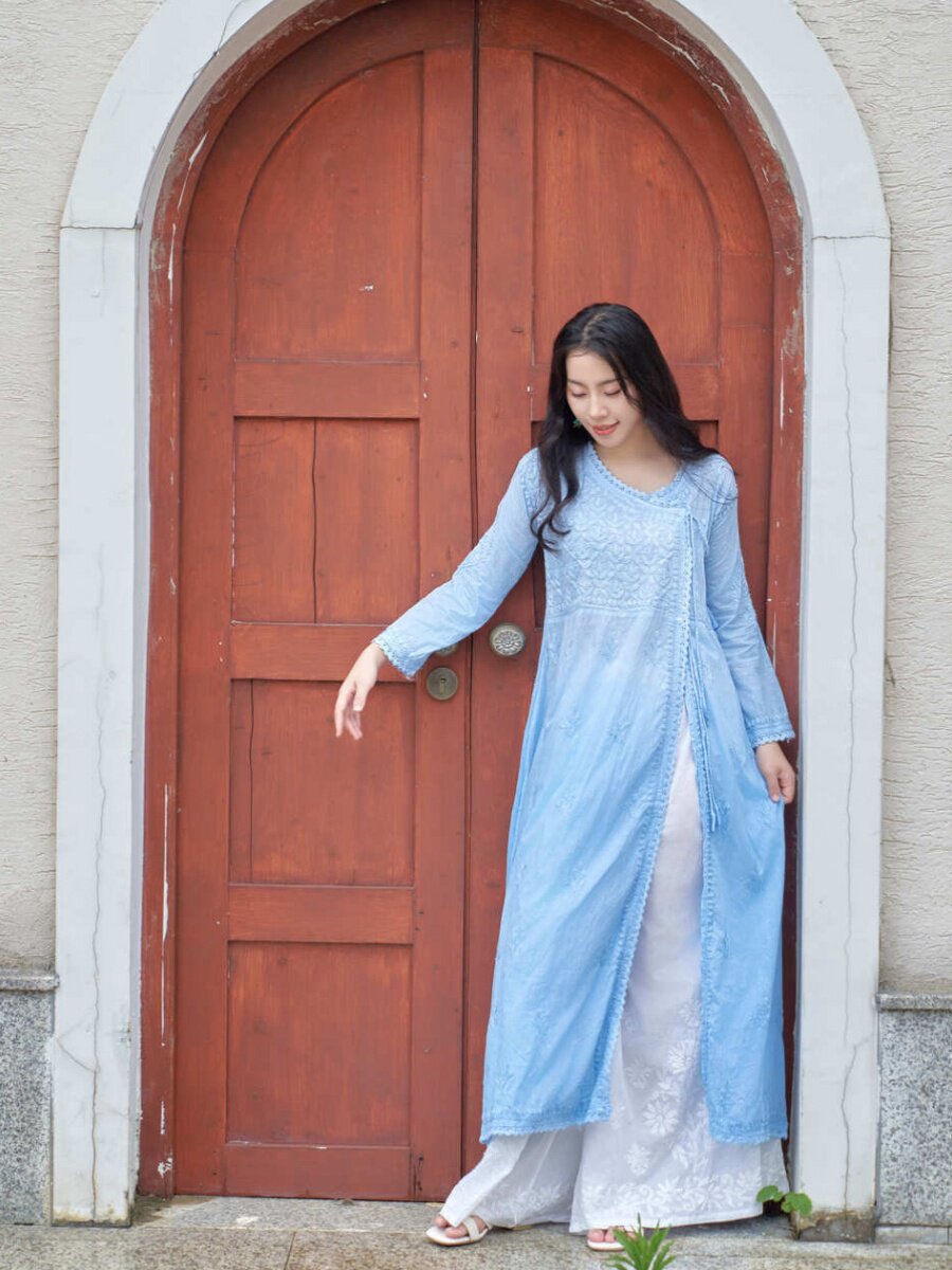 B1-1-2 INDIAN COSTUMES ETHNIC STYLE MEDIUM LENGTH COTTON GRADIENT SKY BLUE HAND-EMBROIDERED THIN ROBES SPRING AND SUMMER