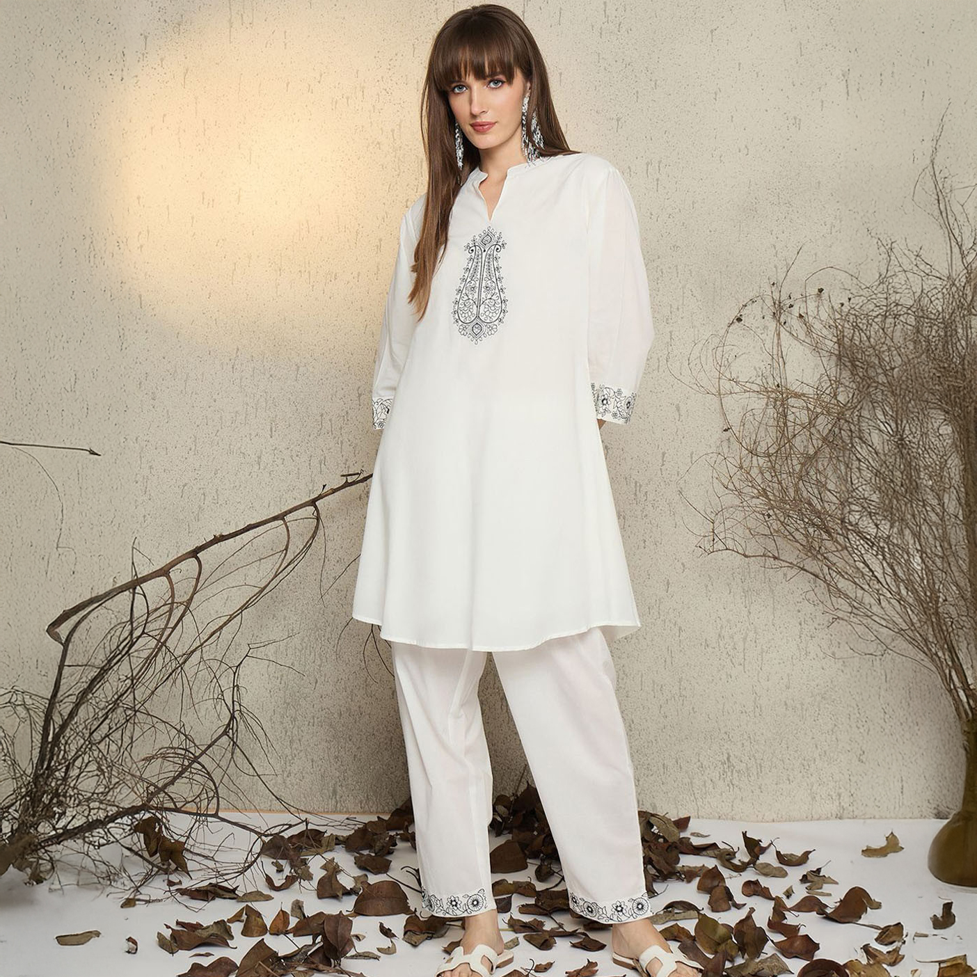 印度传统服饰异域风新款刺绣纯棉春夏款V领气质七分袖白色两件套