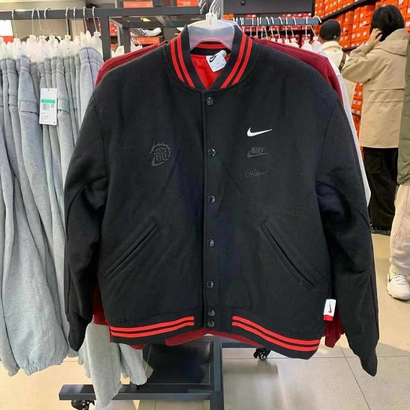 NIKE/耐克男子春秋运动休闲立领刺绣羊毛保暖夹克外套 FZ6372-010