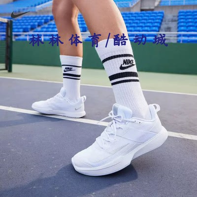 耐克女耐磨透气运动网球鞋