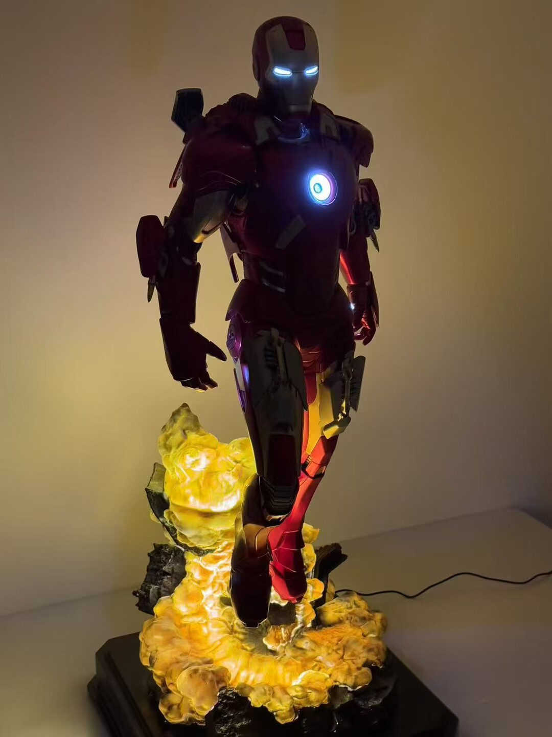现货：1/3MK7钢铁侠全身像雕像89CM高 手办模型树脂雕像可发光