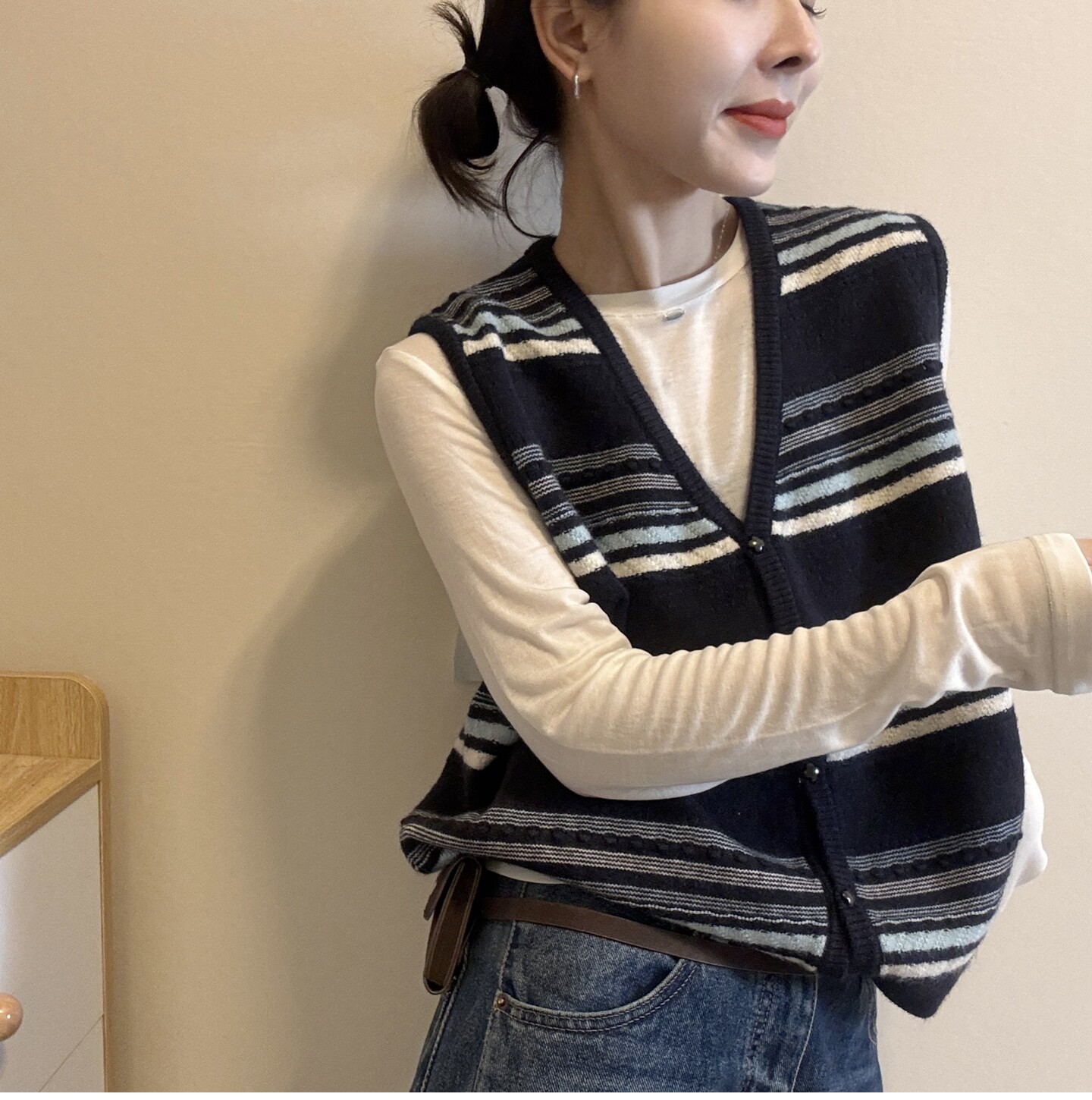 条纹V领无袖羊毛针织开衫马甲背心女欧洲站2026秋季新款欧货外套