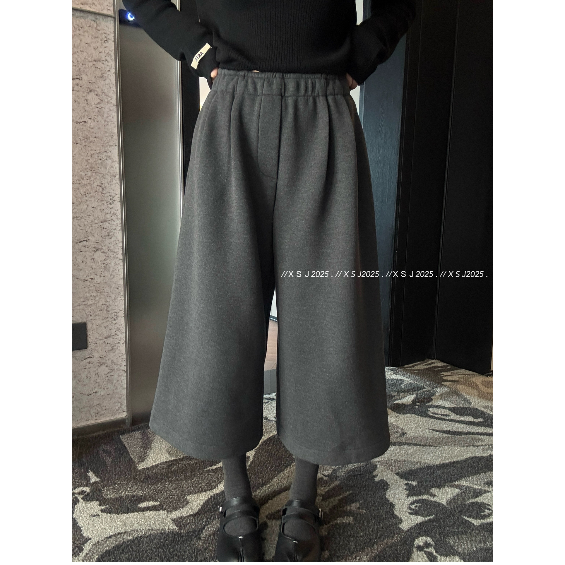 欧洲站2025冬装新款女潮松紧腰宽松休闲羊毛呢阔腿裤直筒裤八分裤