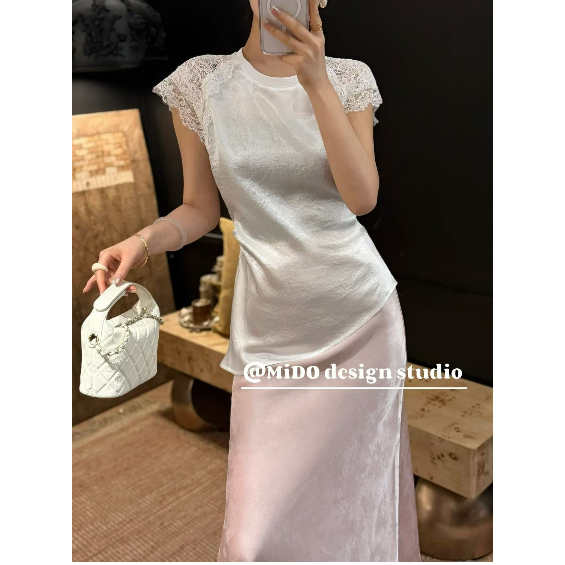 欧洲站2026夏季新款欧货女时尚肩膀蕾丝拼接圆领短袖醋酸T恤上衣