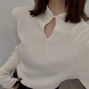 欧洲站2025秋冬新款欧货女潮纯色长袖圆领小心机漏洞针织羊毛衫