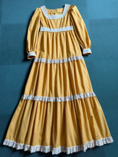 银杏黄蕾丝花边 长裙 蛋糕层次大裙摆 70s宫廷高腰线骑士袖