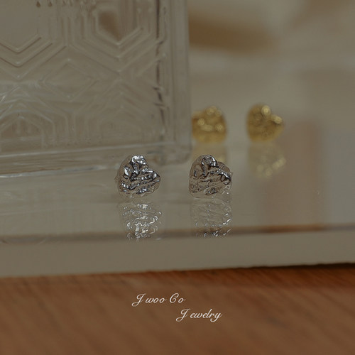 jwoo时尚风女生银饰爱心小耳钉