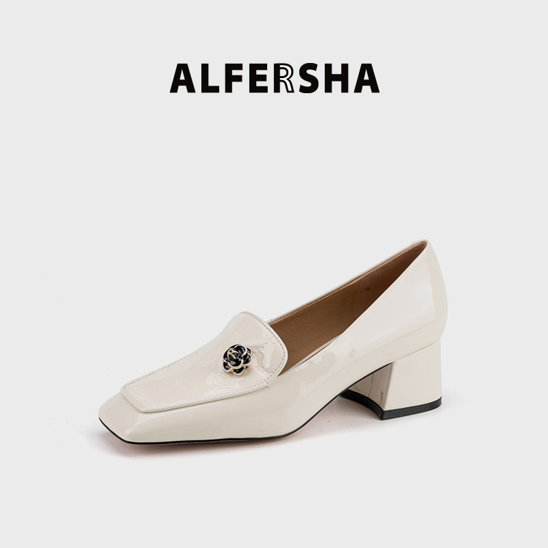 阿芙莎广系舒适系列9688677新款英伦风山茶花金属扣粗跟单鞋B,女鞋,浅口单鞋,淘宝优惠券,粉丝福利购,淘宝优惠卷