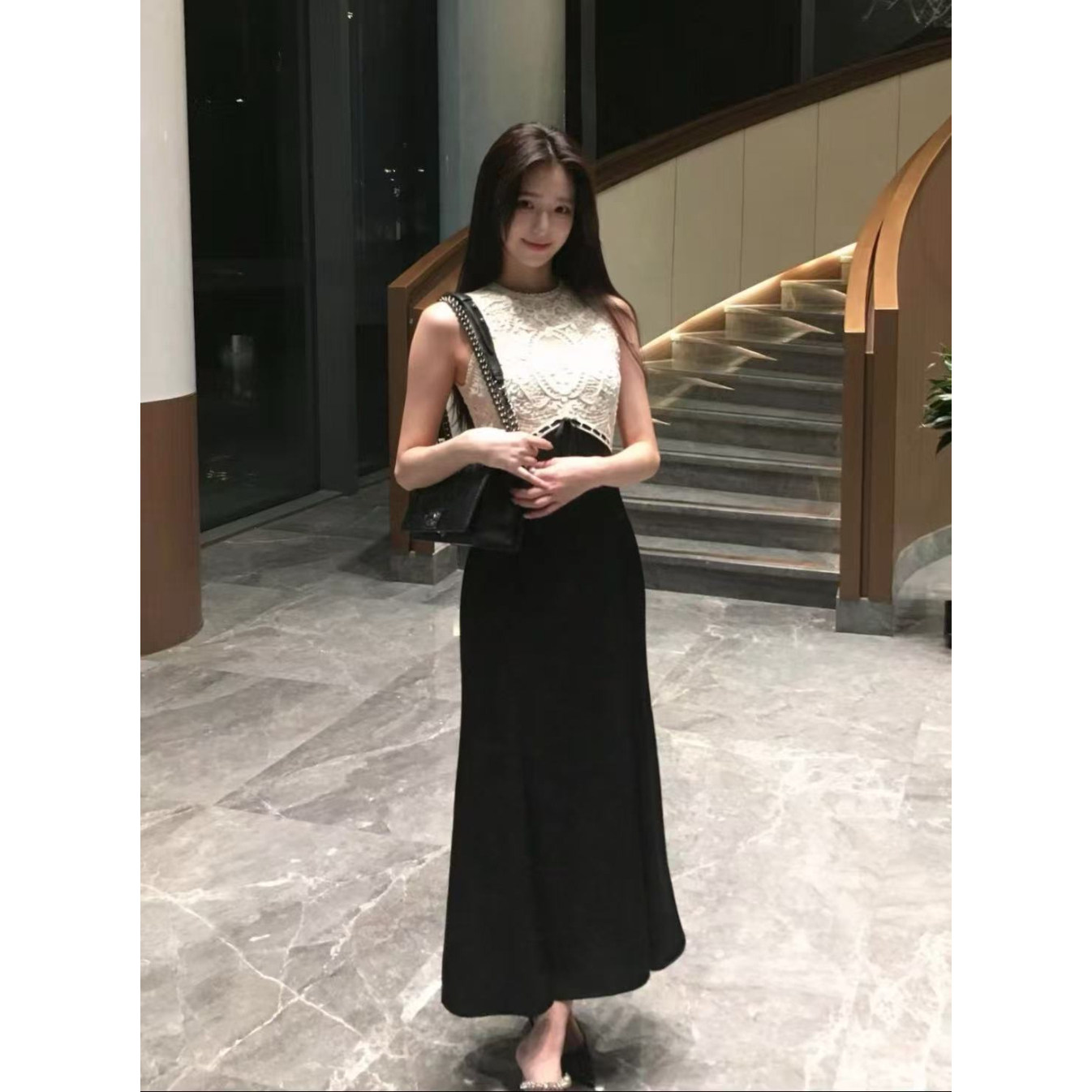 哚琦琦日系复古刺绣蕾丝无袖连衣裙新款高级感时尚气质生日连衣裙