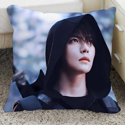 肖宇梁周边沙发抱枕女生睡觉专用头张起灵明星同款签名明信片海报