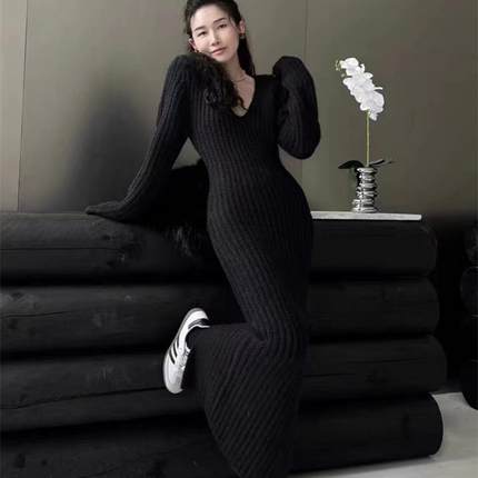 大码气质v领中长款针织连衣裙女秋冬季胖妹妹慵懒显瘦a字包臀裙子